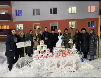 Наши учителя участвовали в строительстве снежного городка и в спортивных сореваниях👍