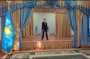"Республика күні - намысты ұландар" тақырыбында мектепшілік іс - шара